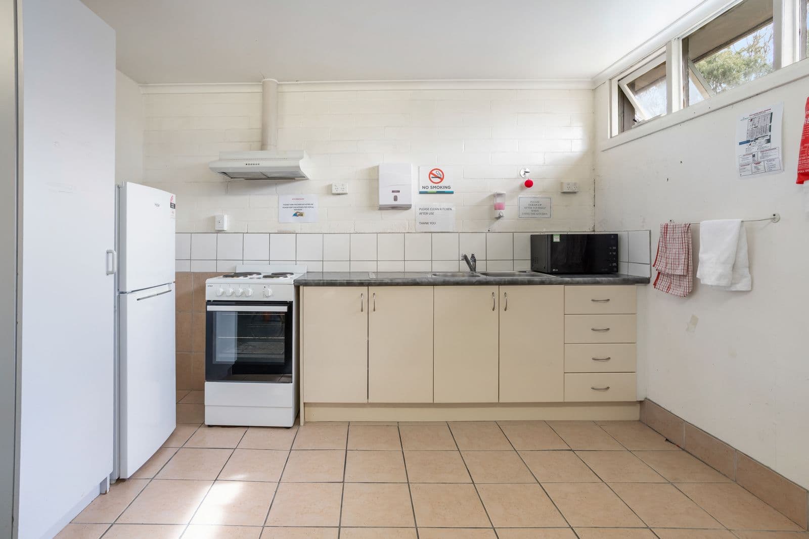 Ingenia Rental Carrum Downs community kitchen