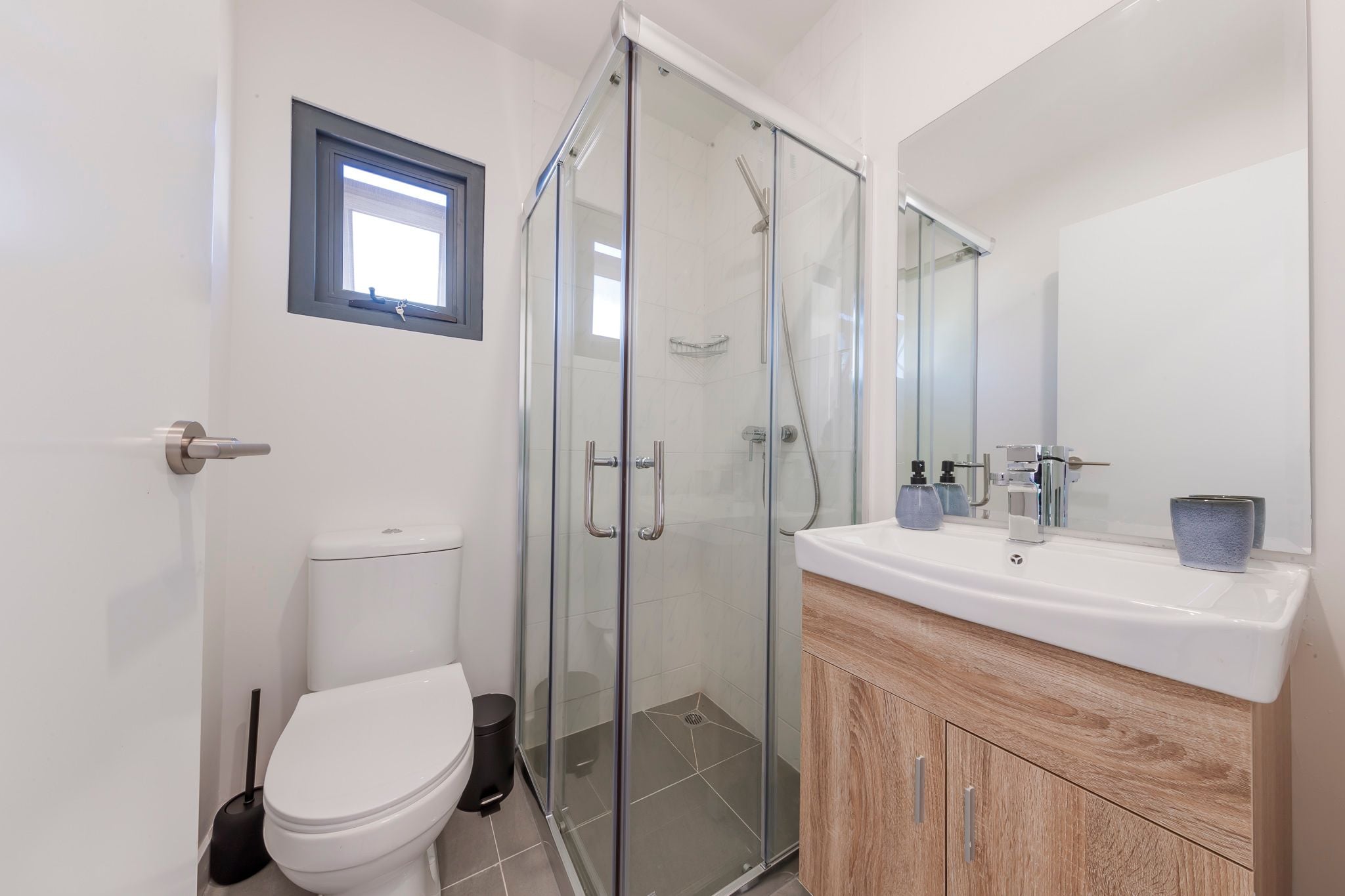 Ingenia Rental Chambers Flat cabin bathroom